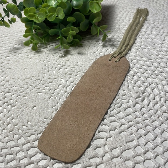 New! Native hand painted etched bookmark on suede - Picture 5 of 5
